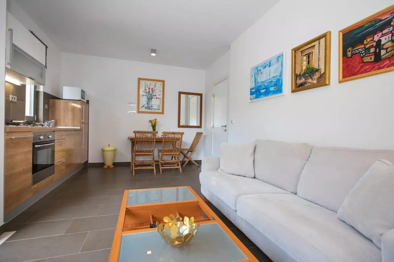 City Holiday Apartment - One Bedroom Apartment with Terrace-Indoor