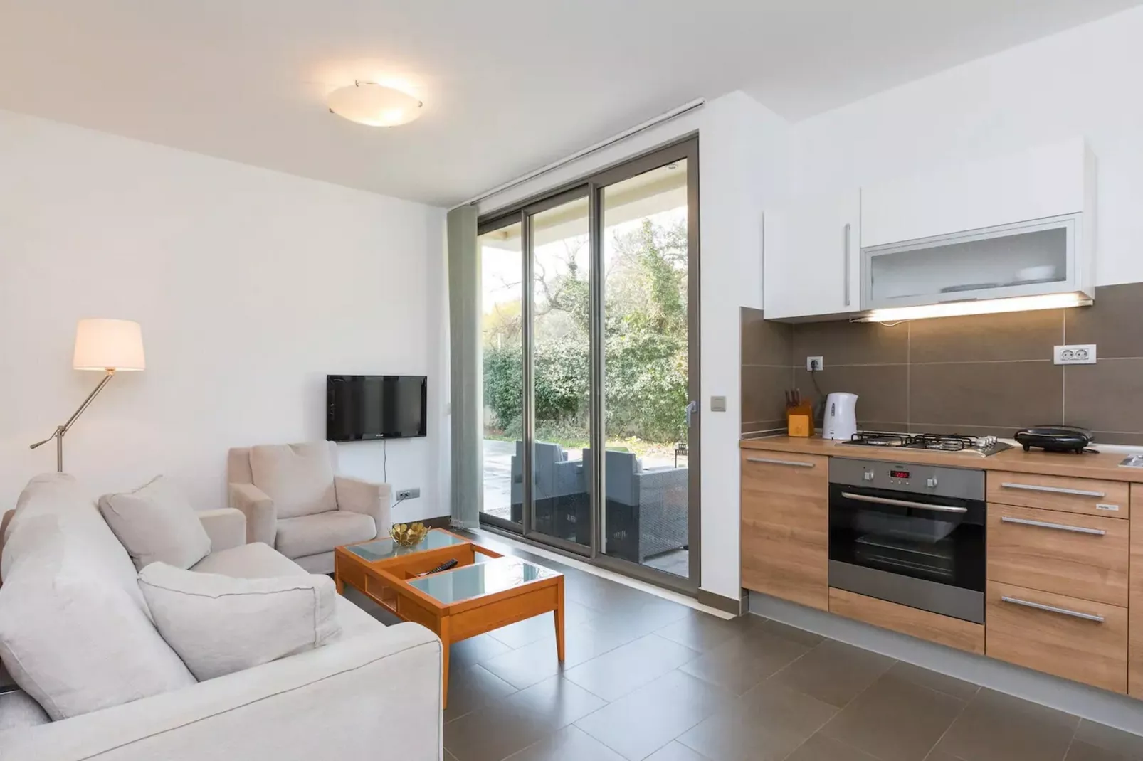 City Holiday Apartment - One Bedroom Apartment with Terrace-Indoor
