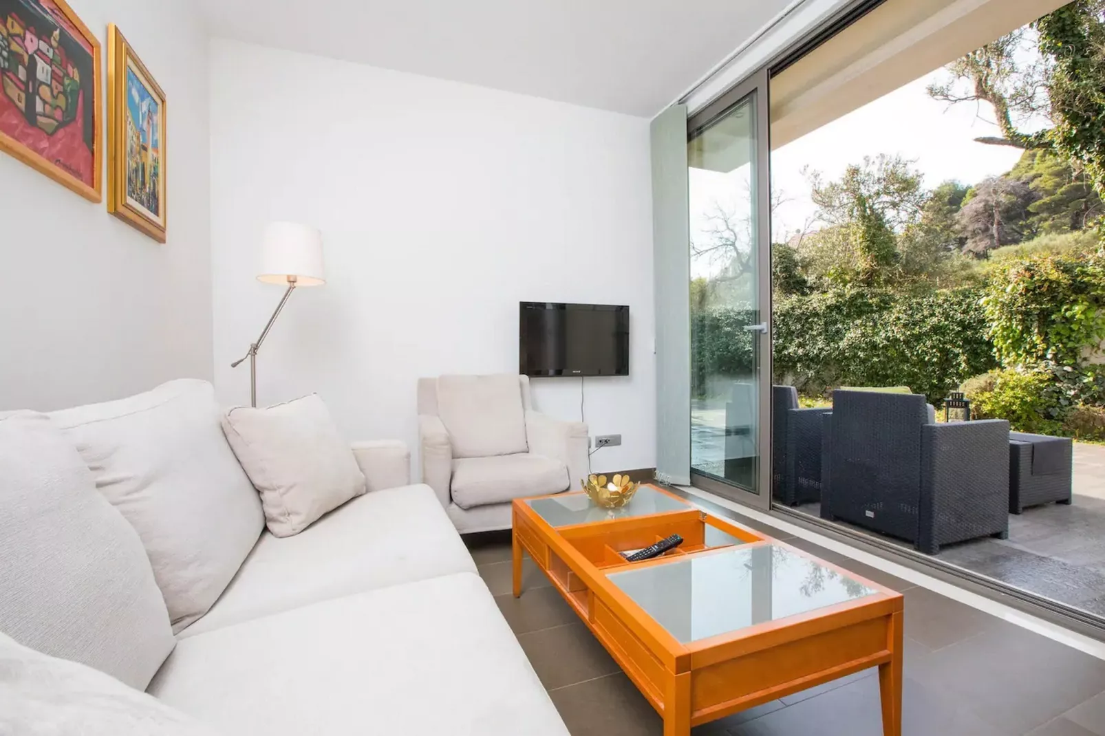 City Holiday Apartment - One Bedroom Apartment with Terrace-Living room