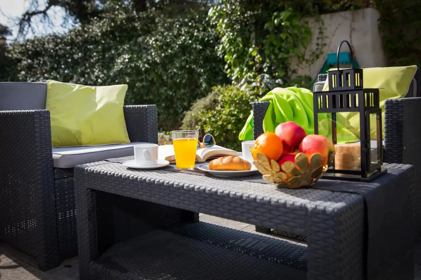 City Holiday Apartment - One Bedroom Apartment with Terrace-Outdoor