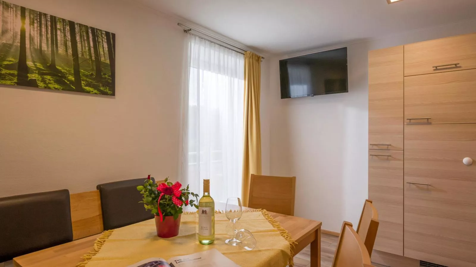 Chalet Staffner oben-Dining room
