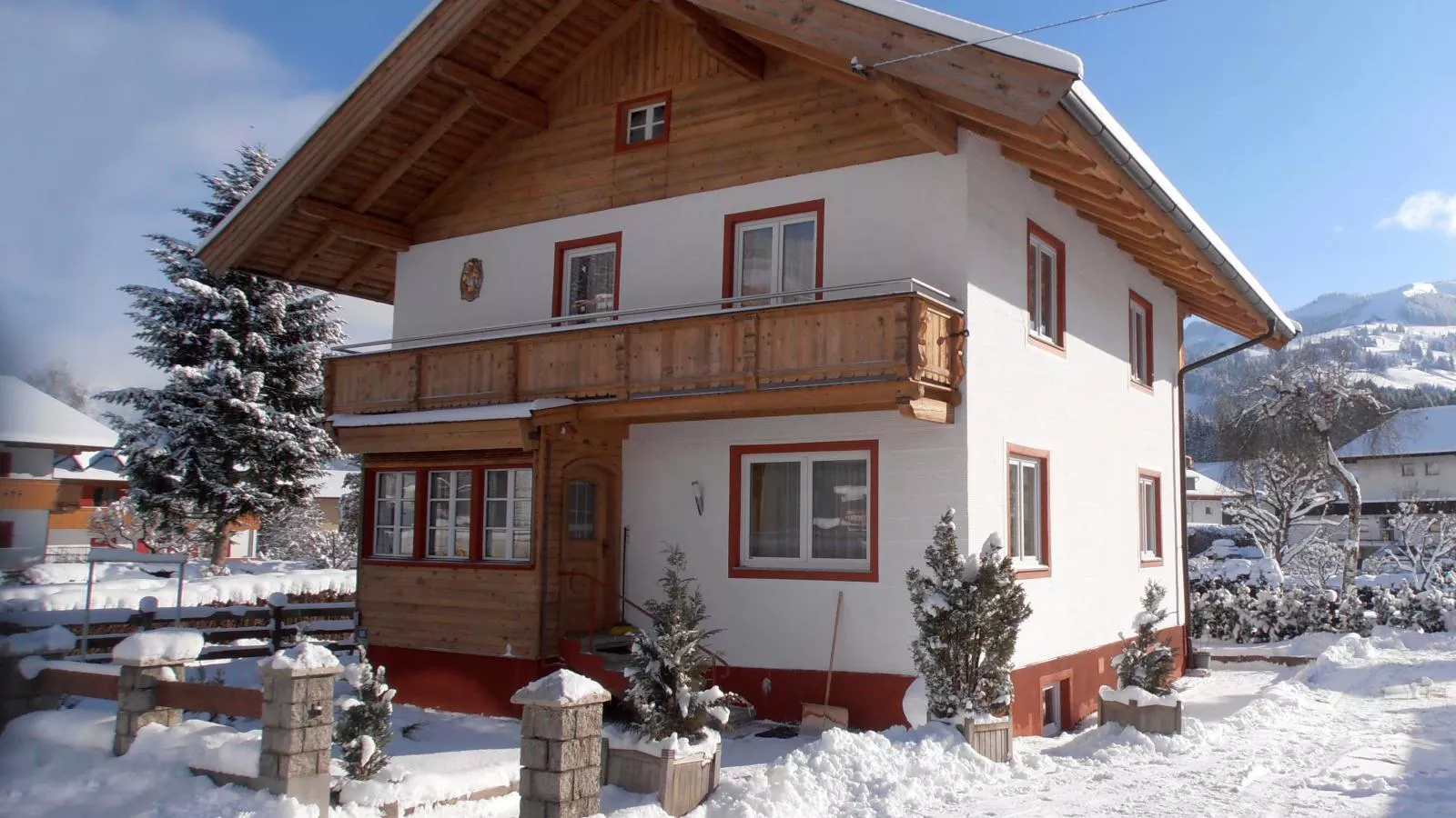 Chalet Staffner-Exterior winter
