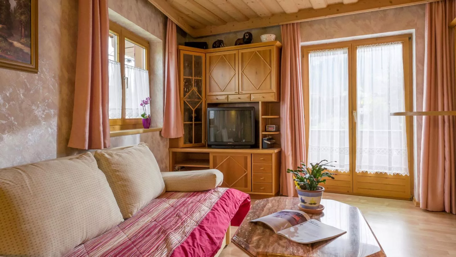 Gästehaus Staffner-Living room