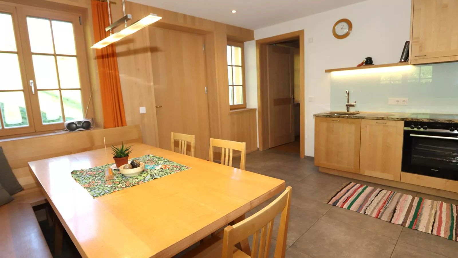 Reich-Dining room