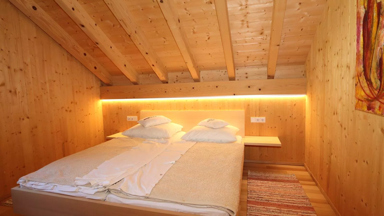 Reich-Bedroom