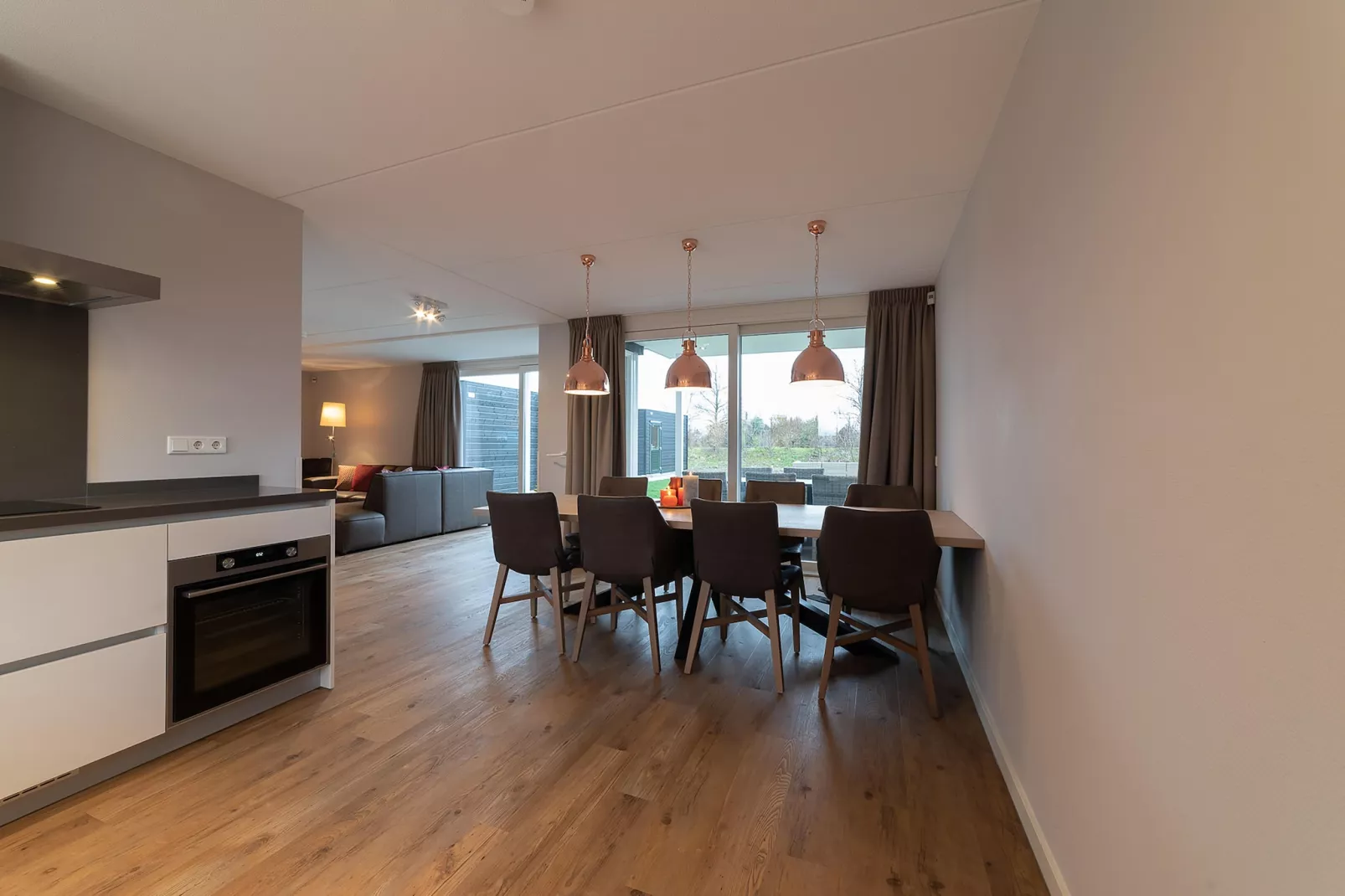 6 persoons vrijstaand met sauna/hond-Dining room