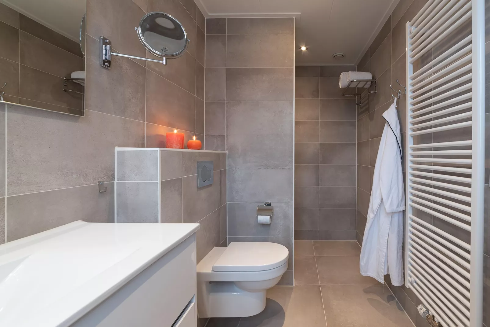 6 persoons vrijstaand met sauna-Badezimmer