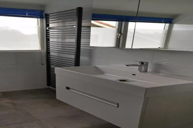 Scheldeveste 101 Zwin Breskens-Bathroom