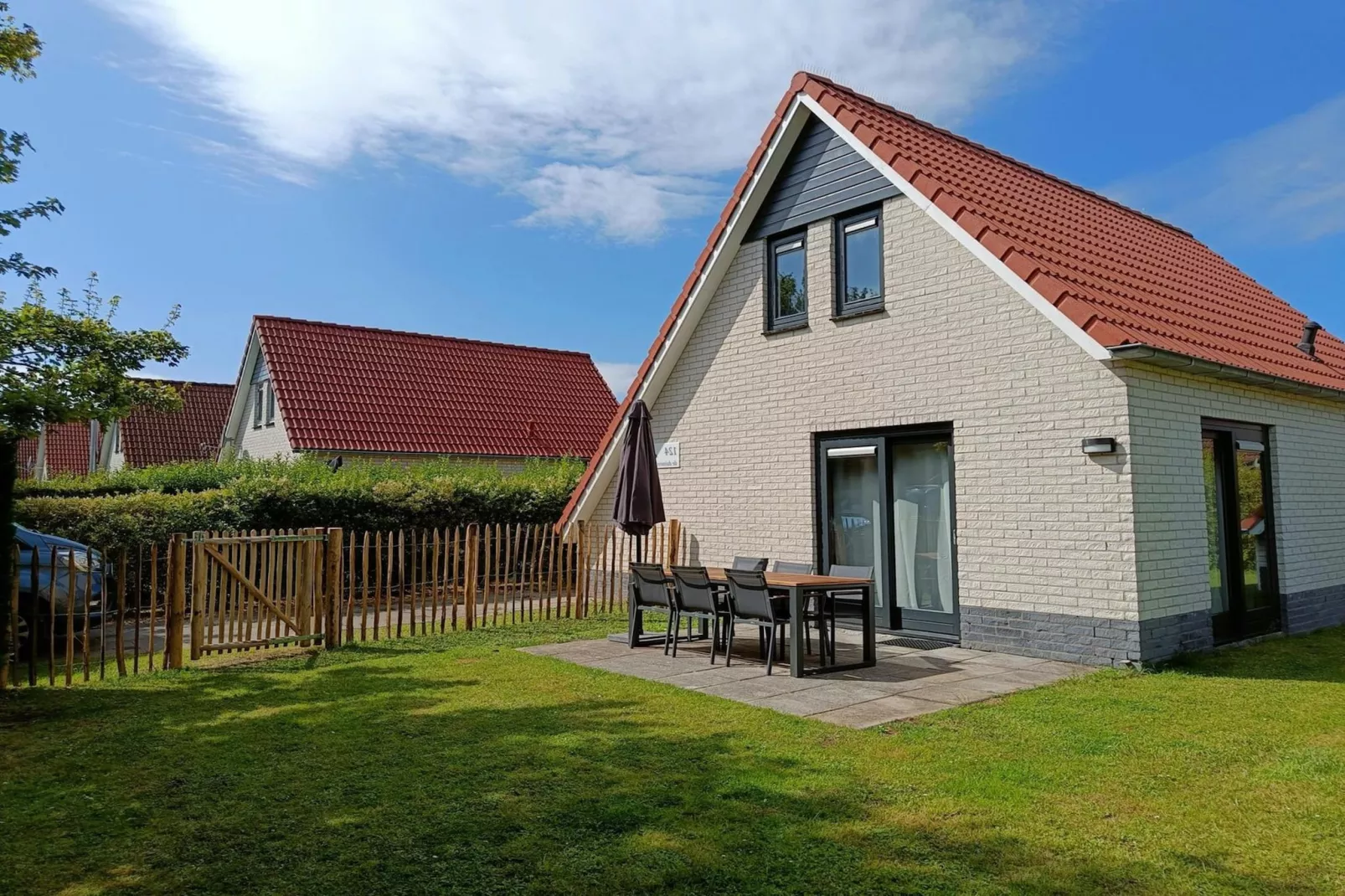 Schoneveld 124 Zeemeeuw Breskens-Exterior summer