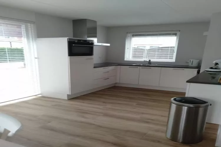 Scheldeveste 118 Zwin Breskens-Kitchen