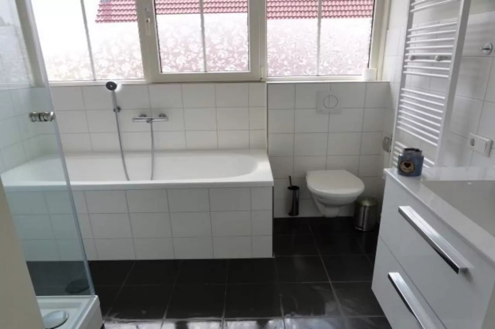 Landgoed de Lente 30 Tulp Breskens-Bathroom