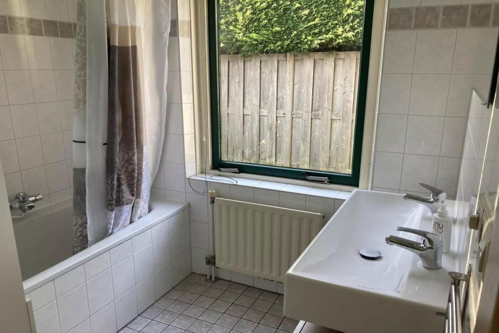 Schoneveld 146 Zeemeeuw Breskens-Bathroom