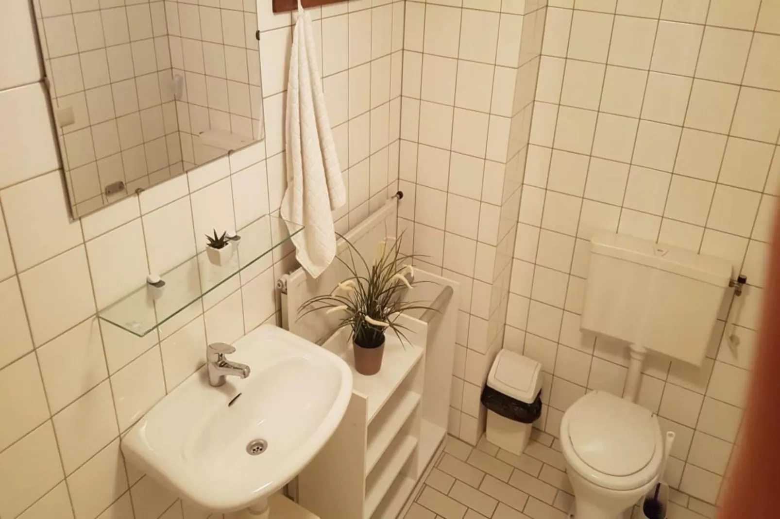Schoneveld 353 Strandparel Breskens-Bathroom