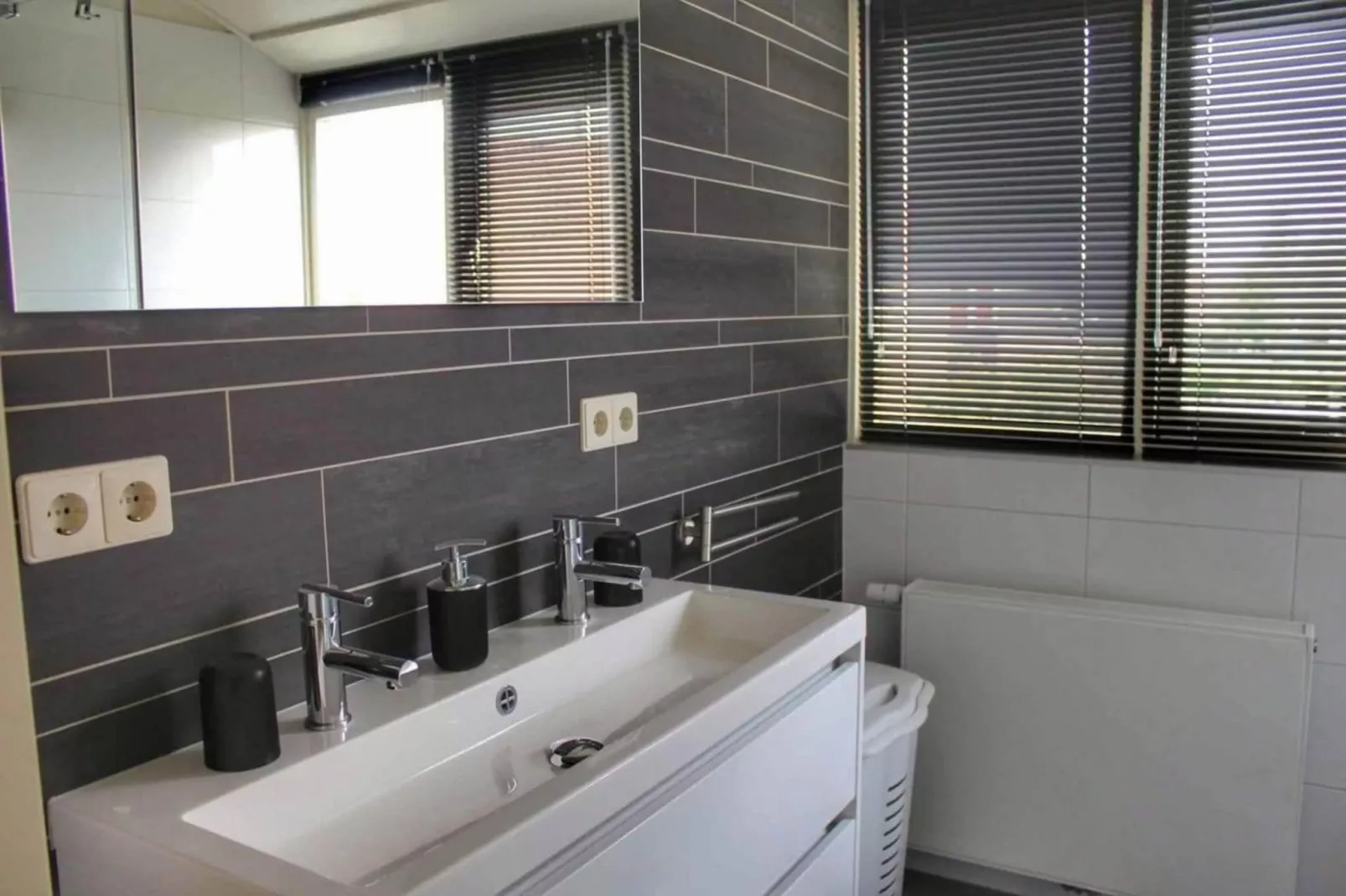 Scheldeveste 163 Zwin Breskens-Bathroom