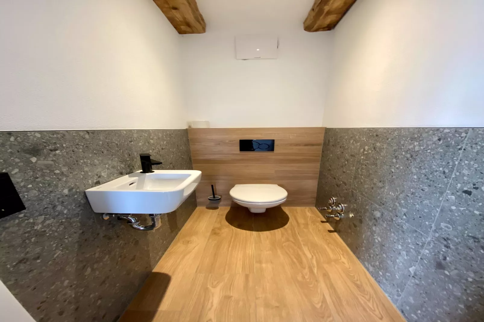 Appartement "Gams-Bartl" mit Zusatzzimmer 4 Personen-Bathroom