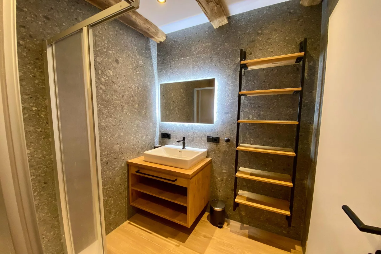 Appartement "Gams-Bartl" mit Zusatzzimmer 4 Personen-Bathroom