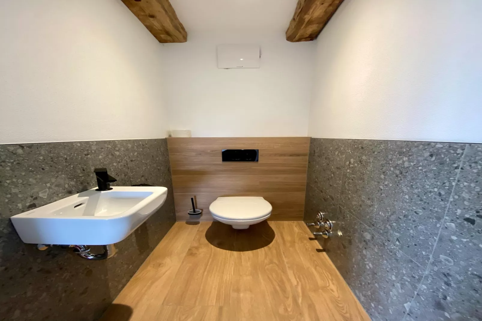 Appartement "Gams-Bartl" mit Zusatzzimmer 4 Personen-Bathroom