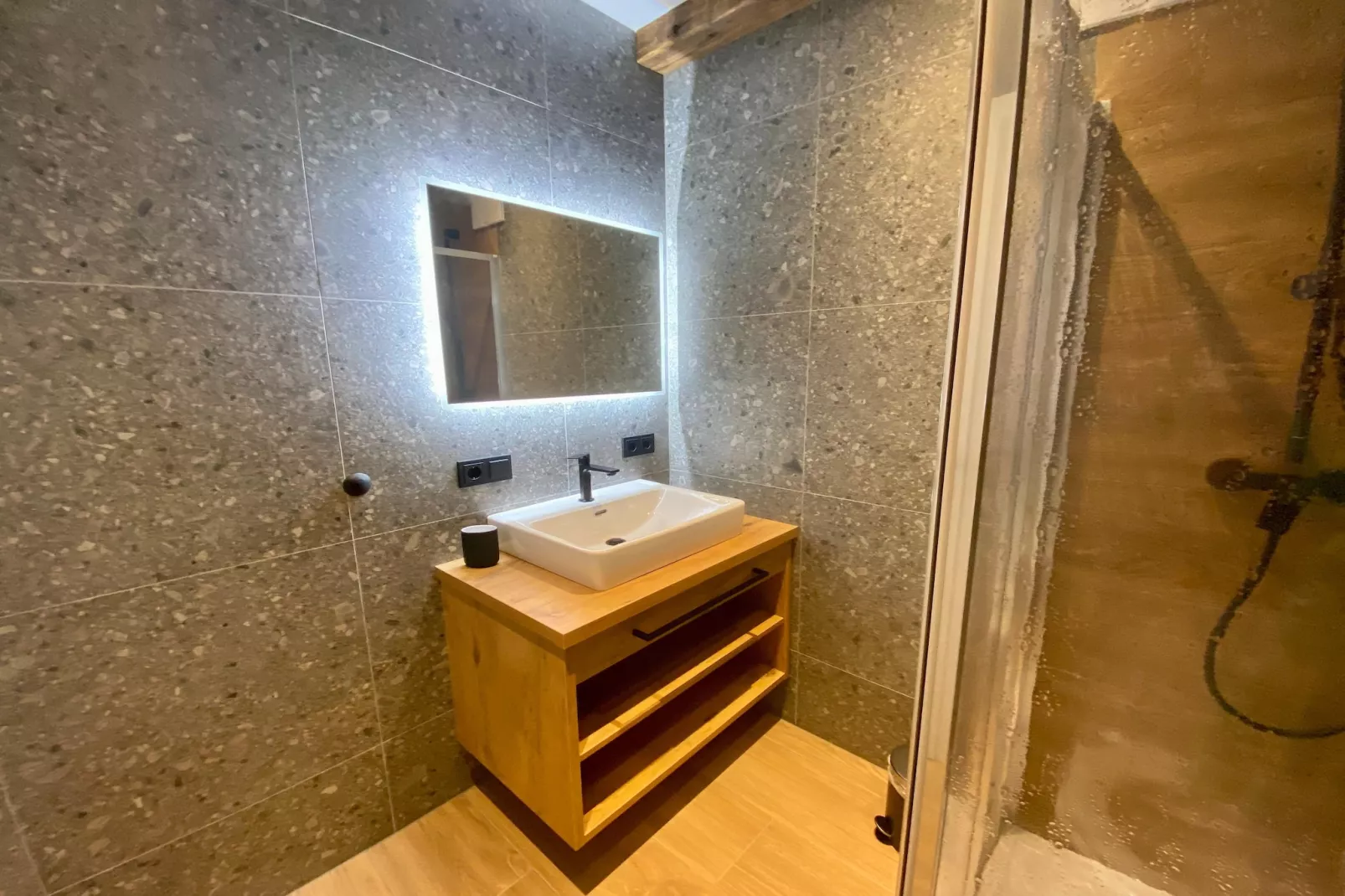 Appartement "Schnurr-Bartl" 3-4 Personen-Bathroom
