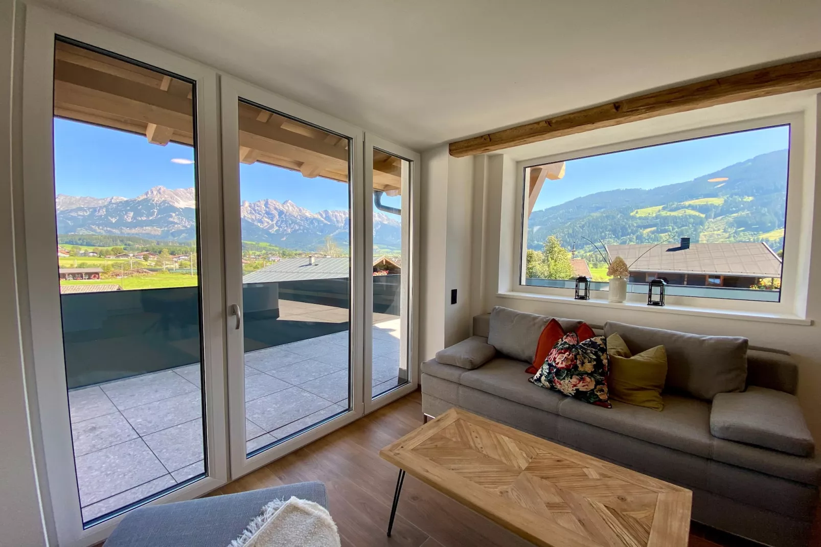 Appartement "Schnurr-Bartl" 1-2 Personen-View summer