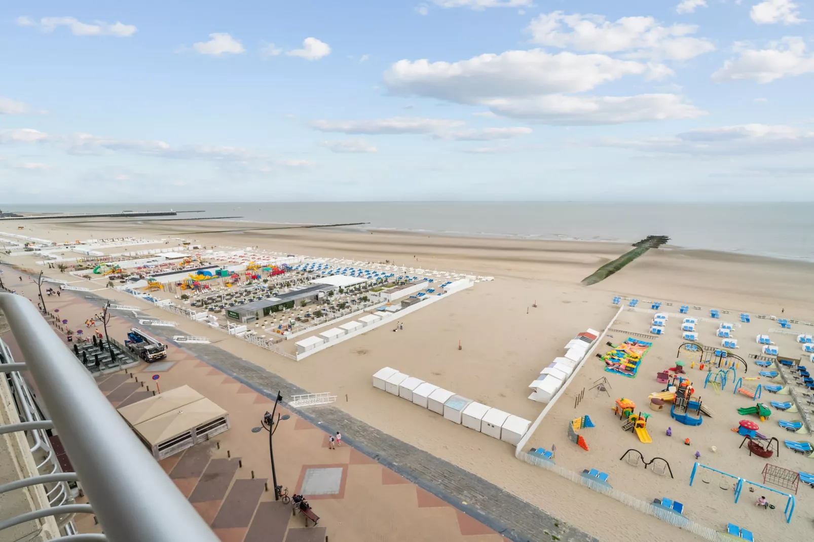 Ocean Suites 1108-Areas summer 1km