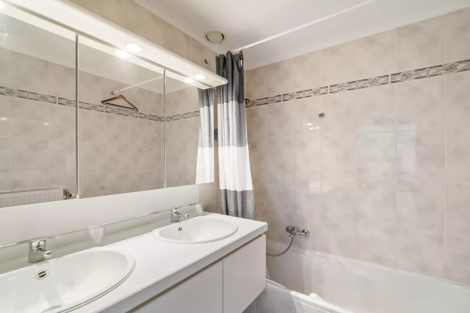 Kamoen 8 0208-Bathroom