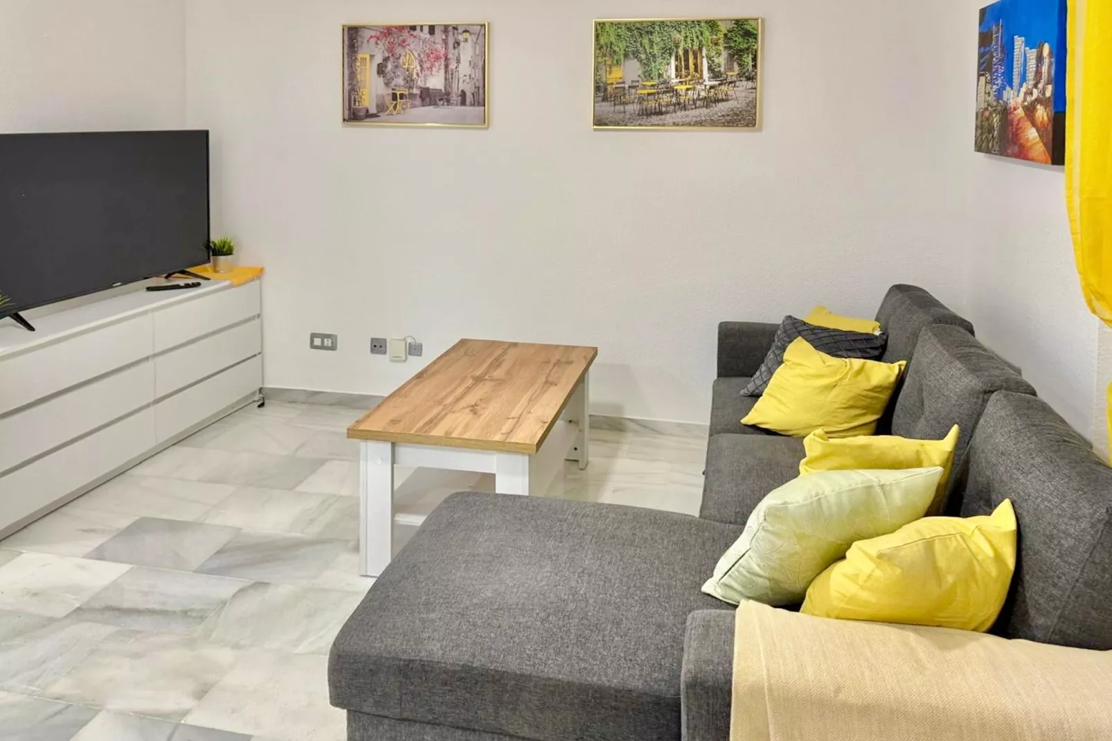 Al-Bayda-Living room