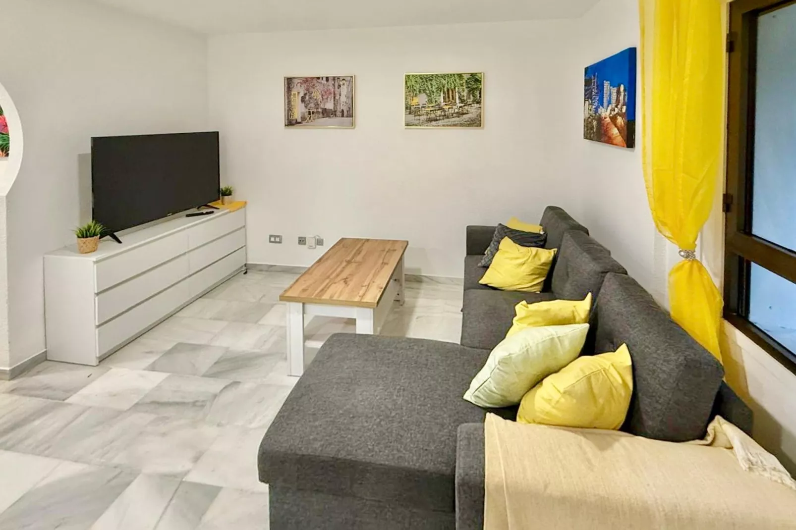 Al-Bayda-Living room