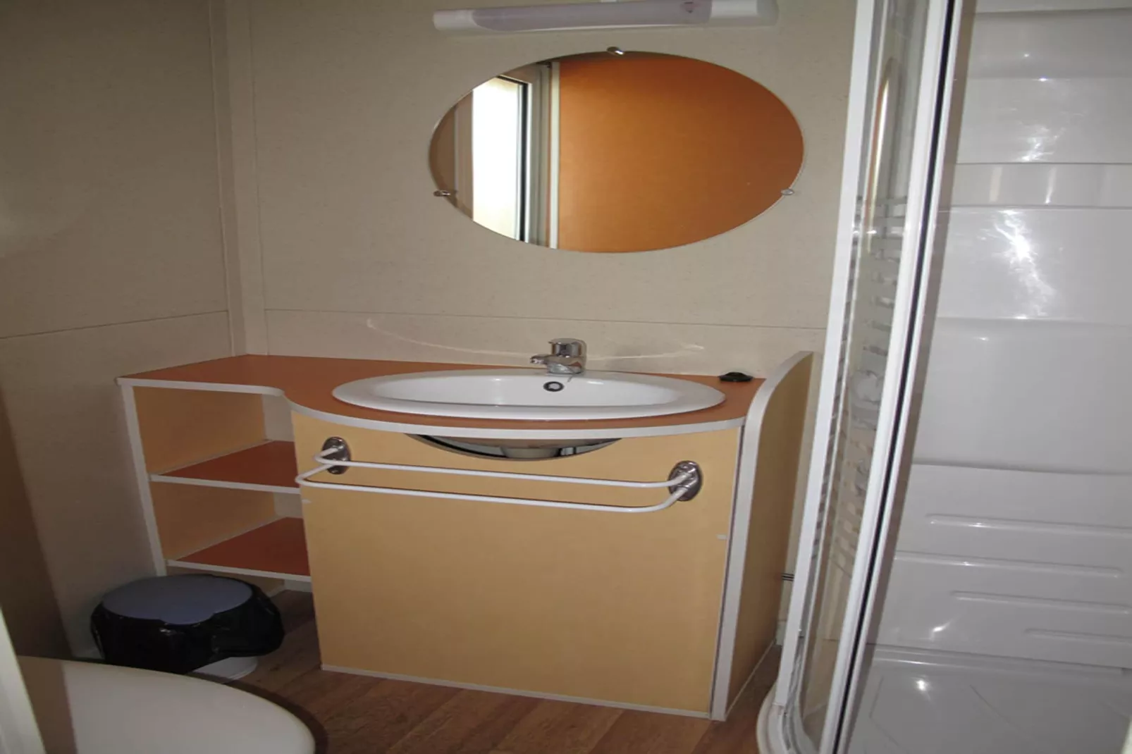 Camping Rocagrossa Bungalow 4 people-Bathroom