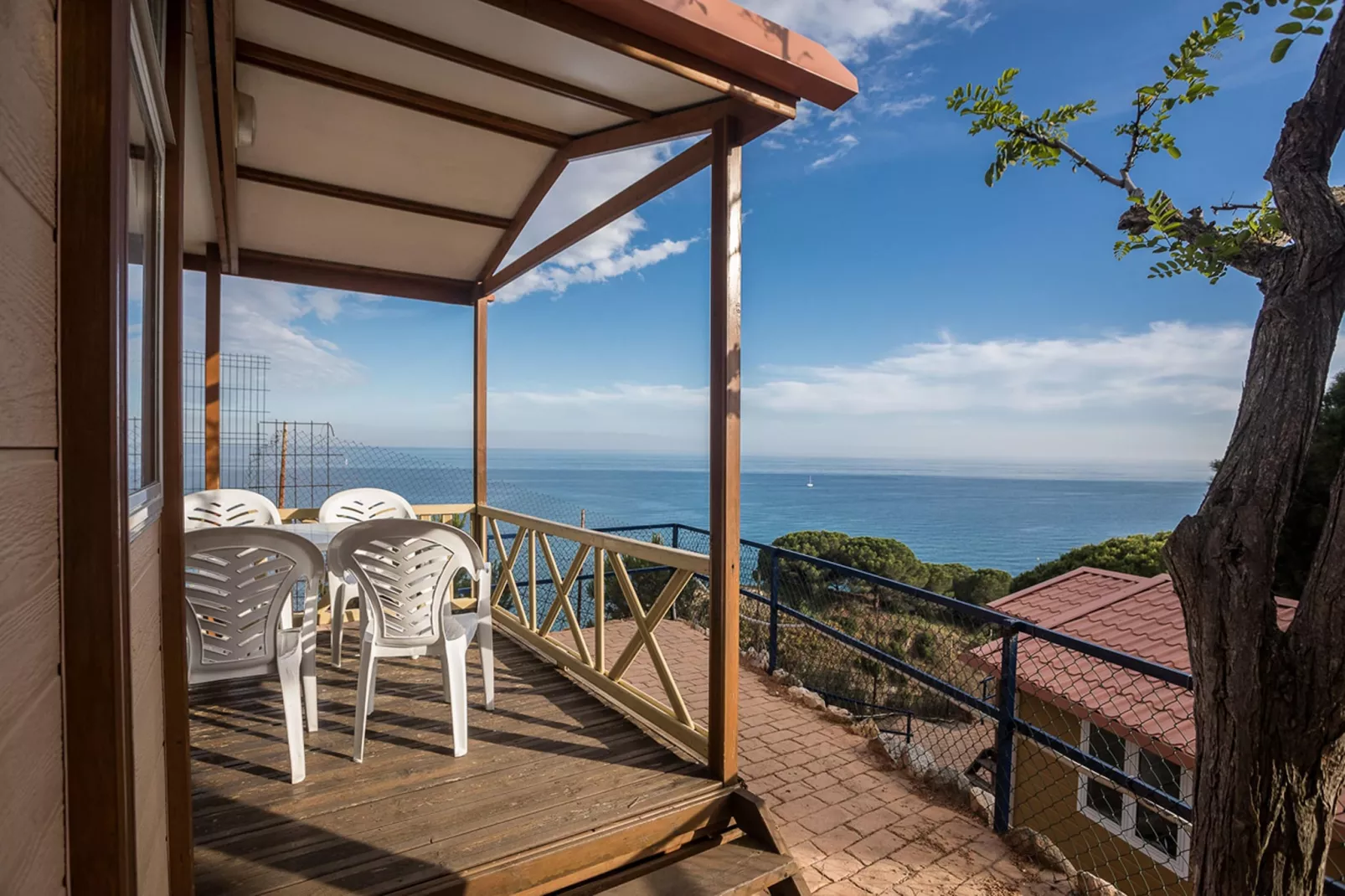 Camping Rocagrossa Bungalow 4 people-Terrace balcony