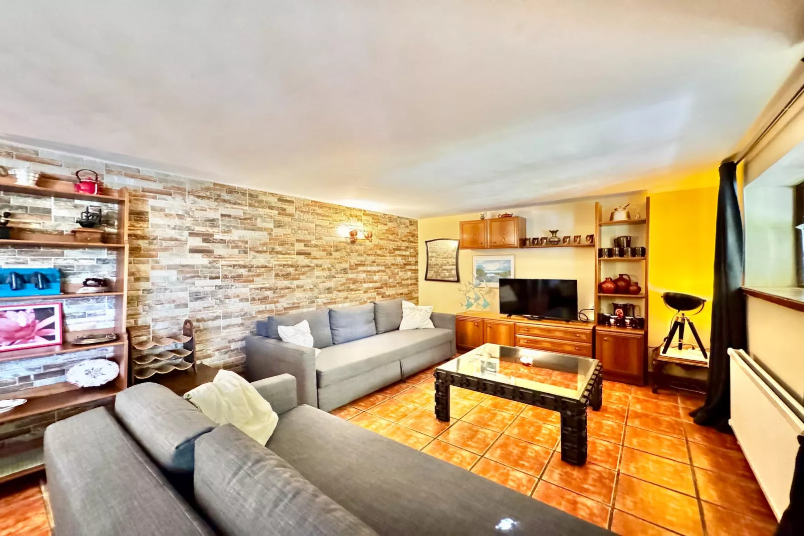 Abantos-Living room