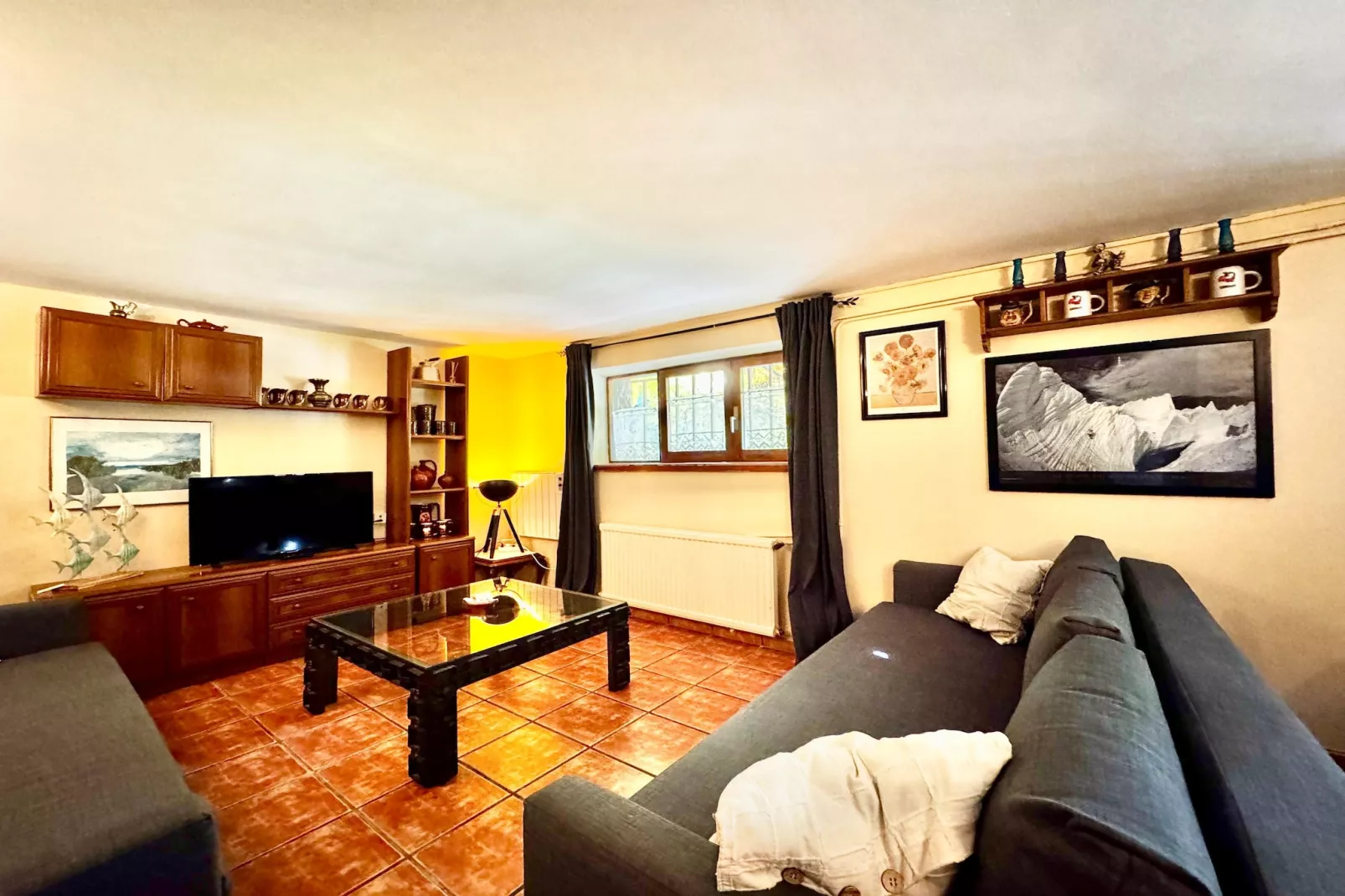 Abantos-Living room