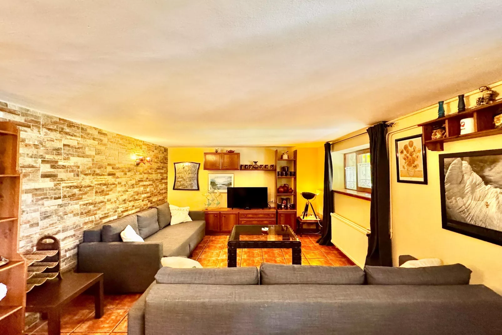 Abantos-Living room