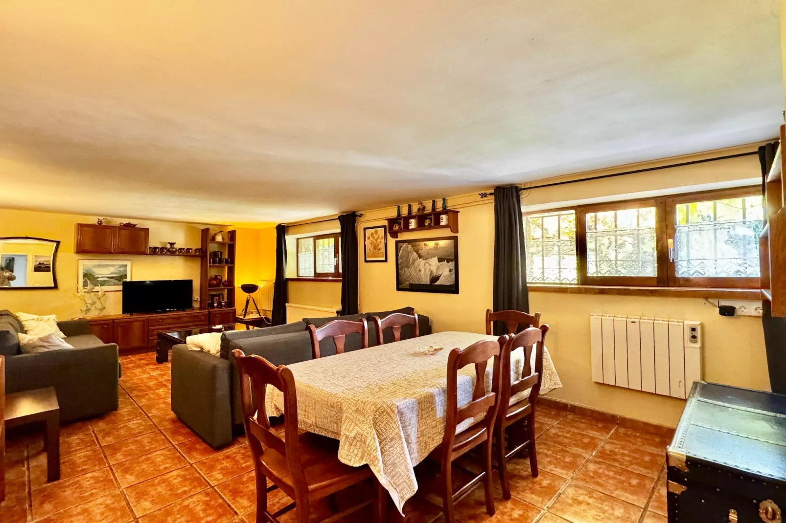 Abantos-Living room