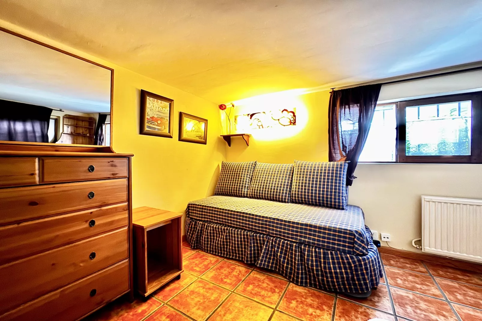 Abantos-Bedroom