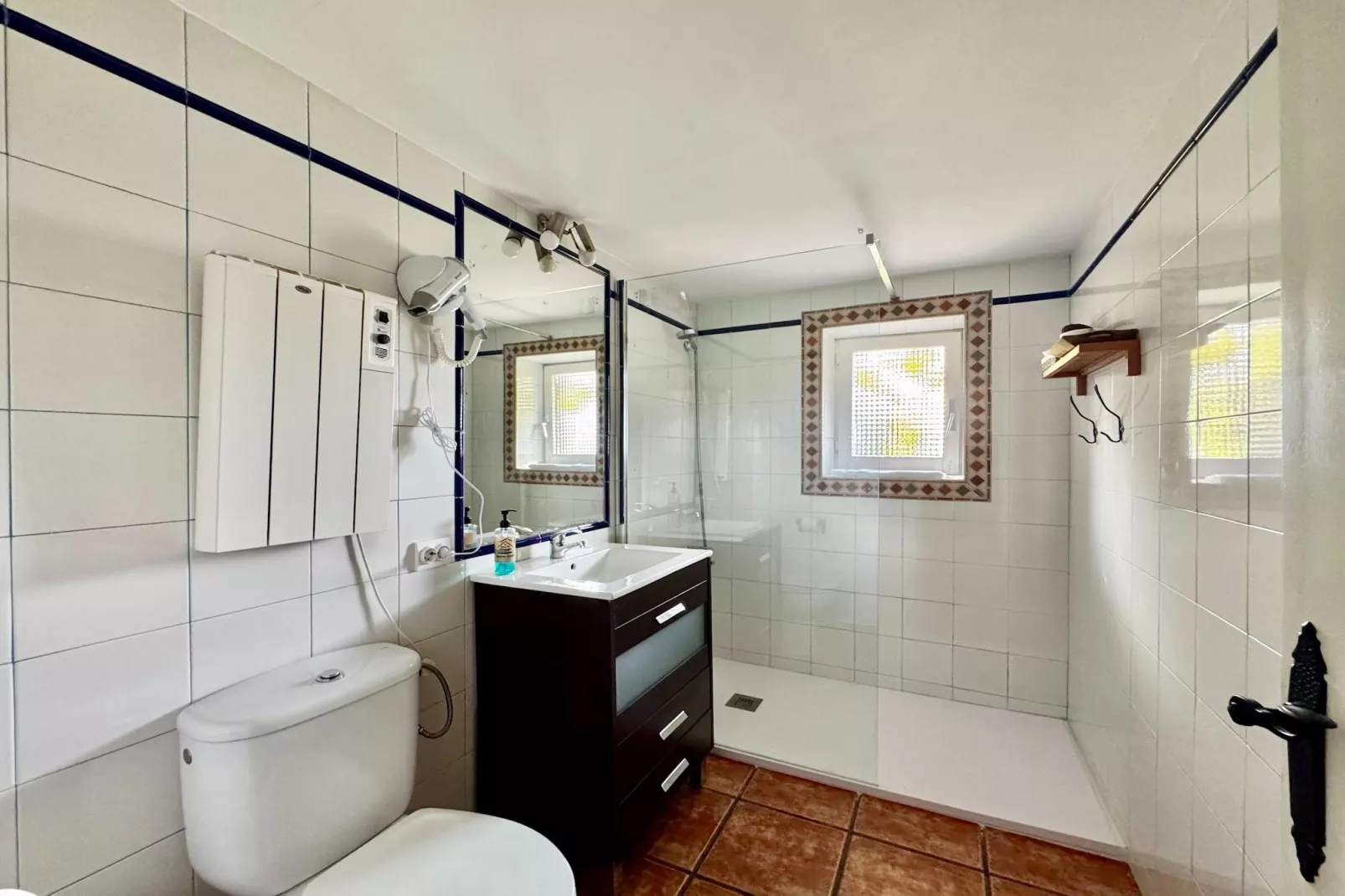 Abantos-Bathroom