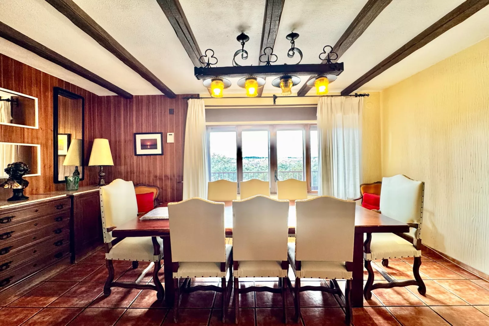 7 Picos-Dining room