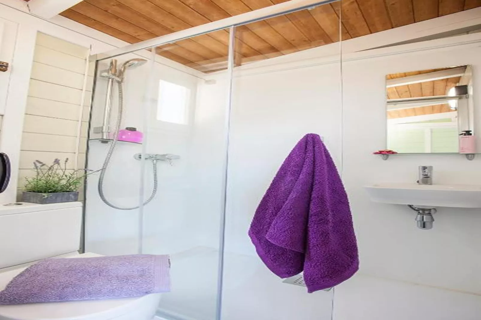 Camping Estival Torre de la Mora WOODEN BUNGALOW 5 PAX-Salle de bain