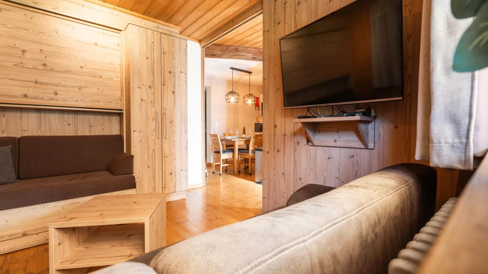 Alpensteinbock Saalbach D-Living room