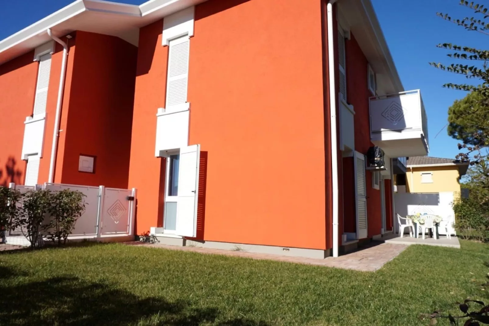 Pleiadi PT-Exterior summer