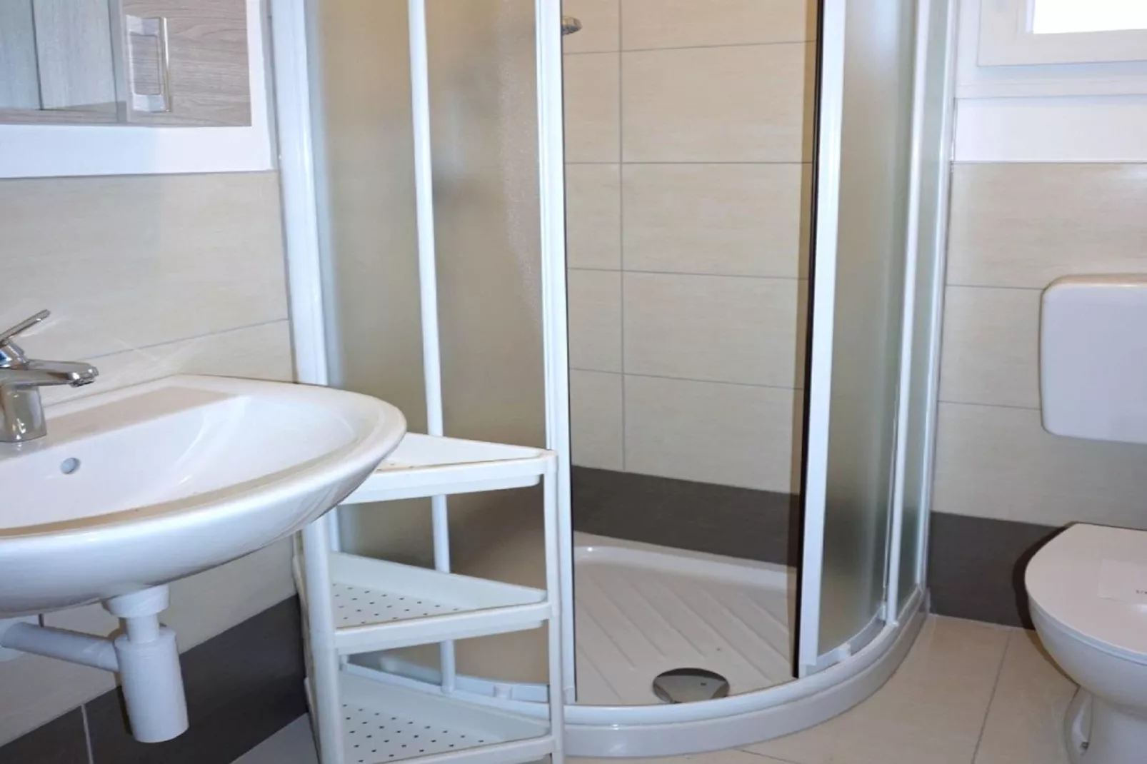 Pleiadi P1-Bathroom