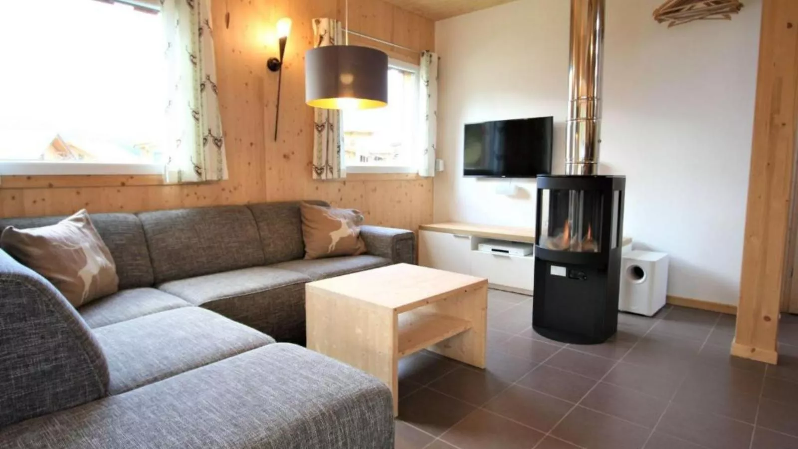 Heidi und Peter-Living room