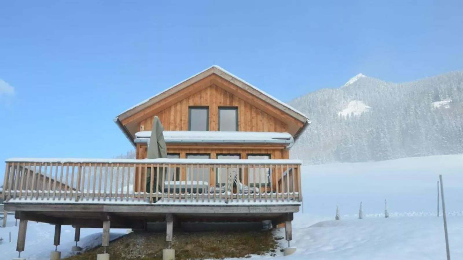 Heidi und Peter-Exterior winter