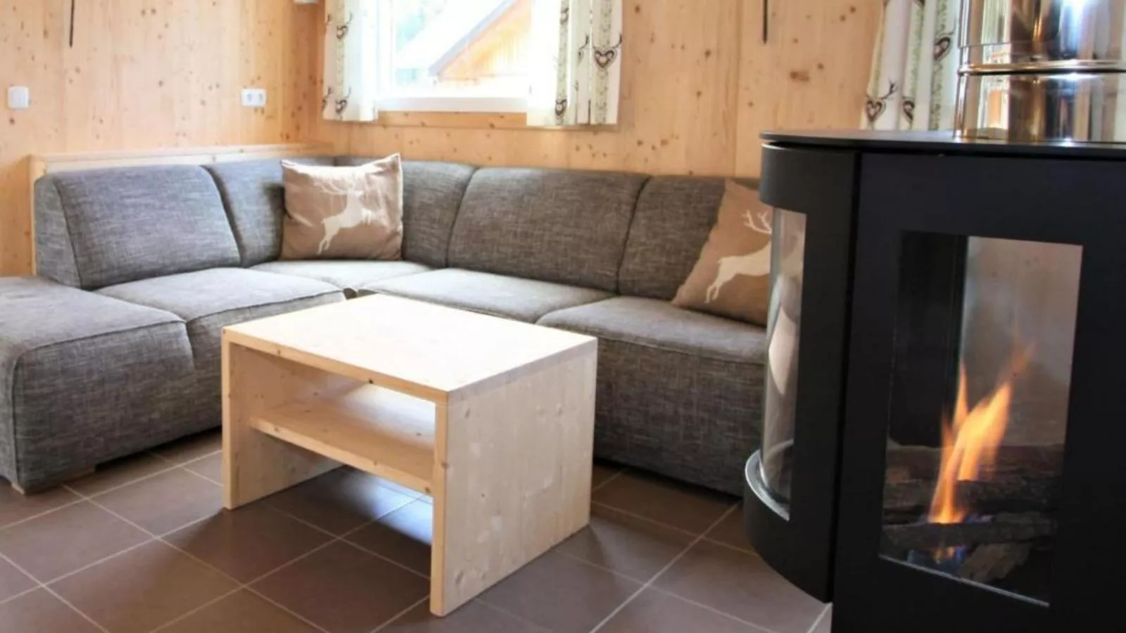 Heidi und Peter-Living room