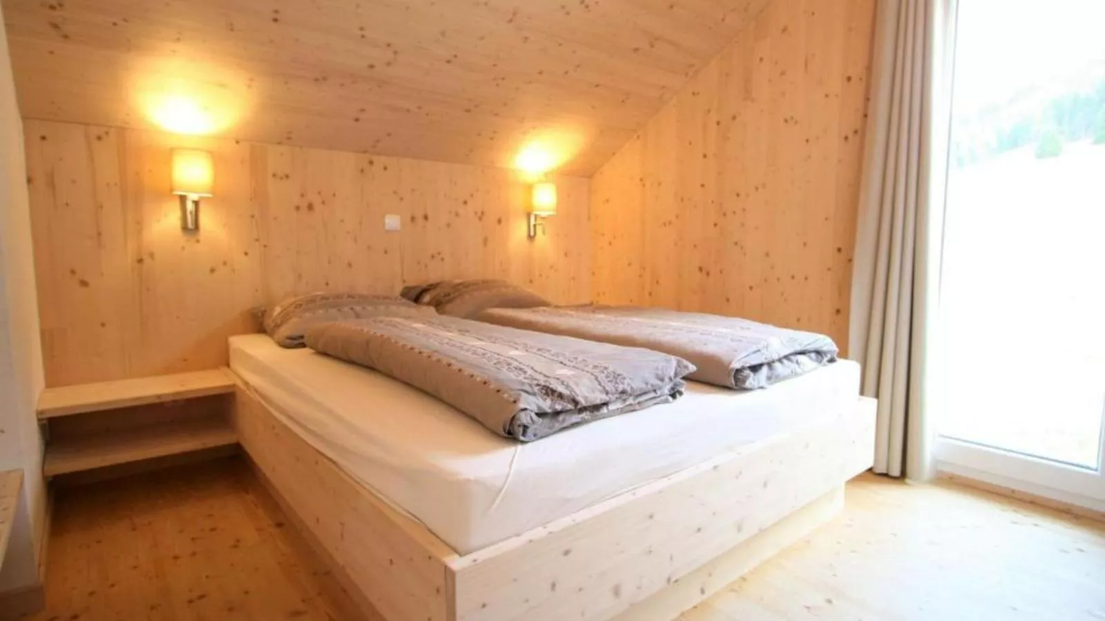 Heidi und Peter-Bedroom