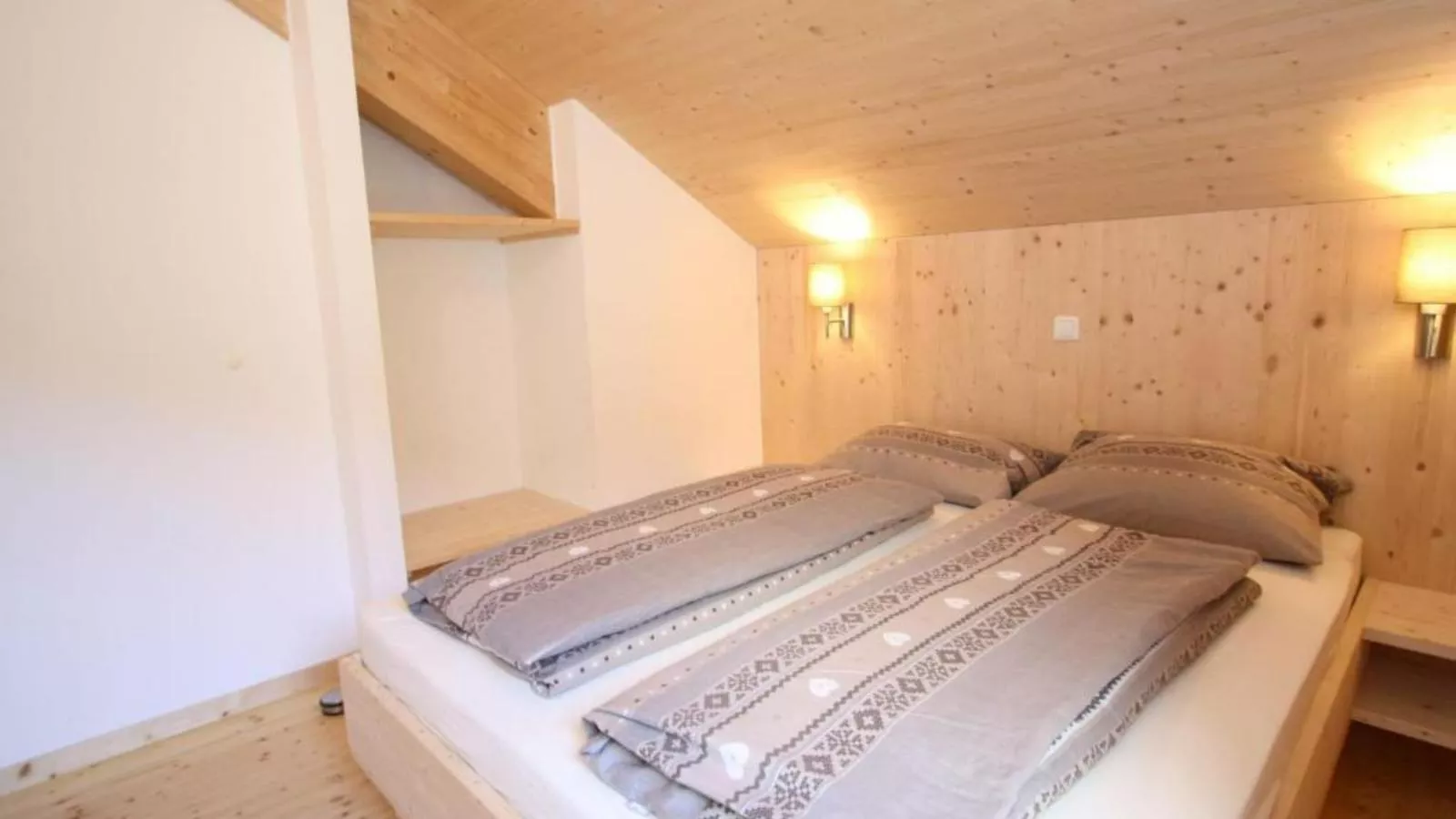 Heidi und Peter-Bedroom