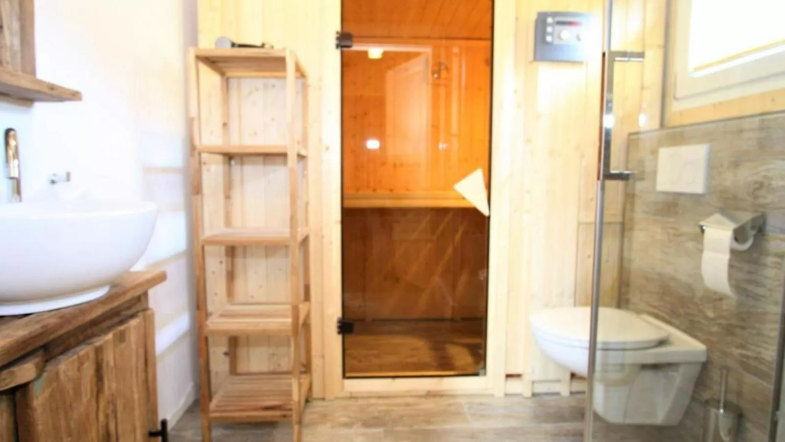 Heidi und Peter-Bathroom