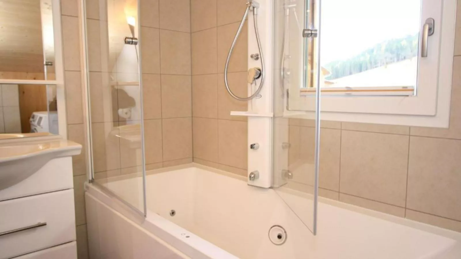Heidi und Peter-Bathroom