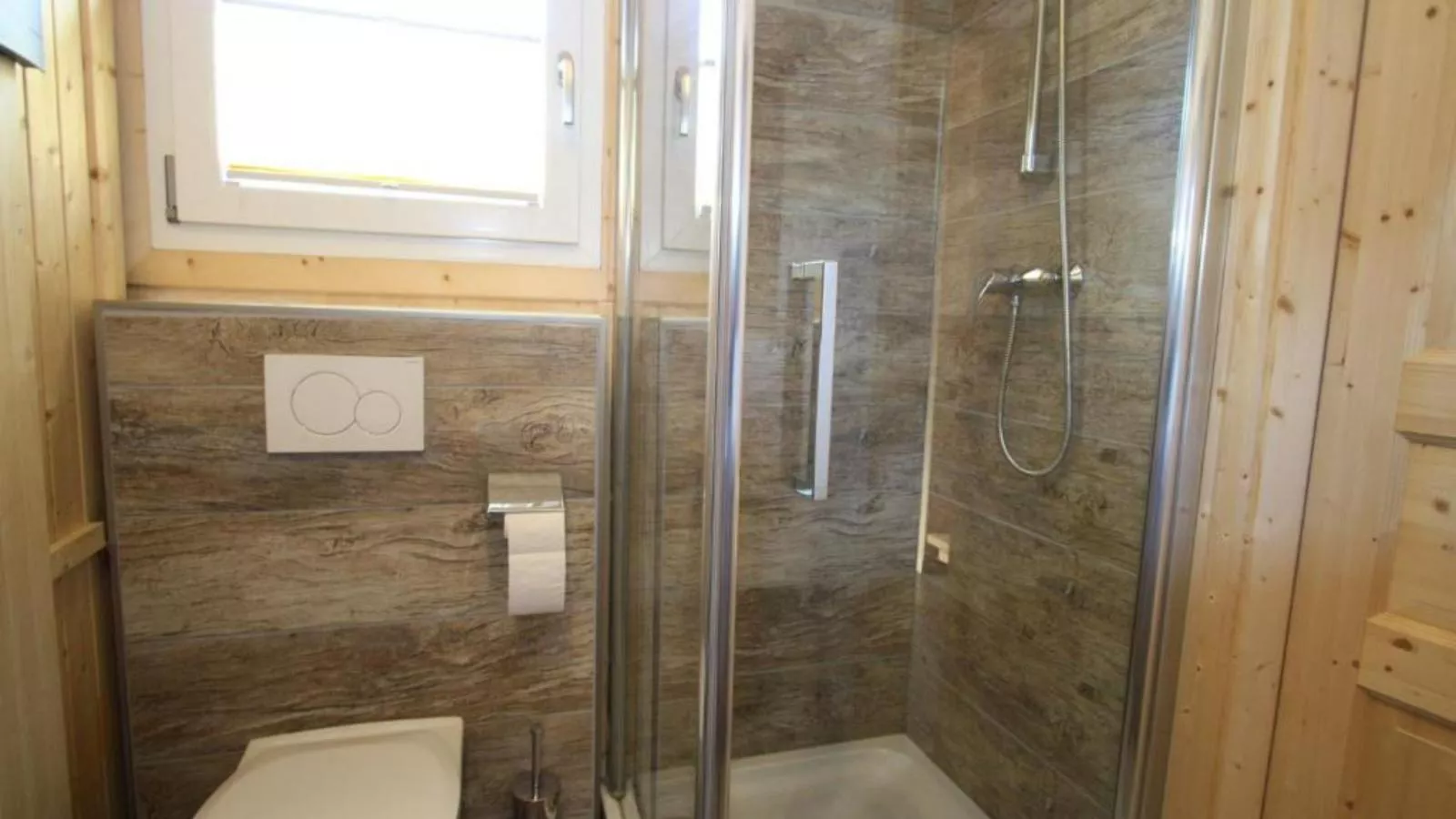 Heidi und Peter-Bathroom