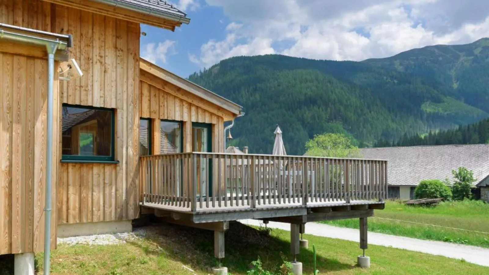 Heidi und Peter-Exterior summer