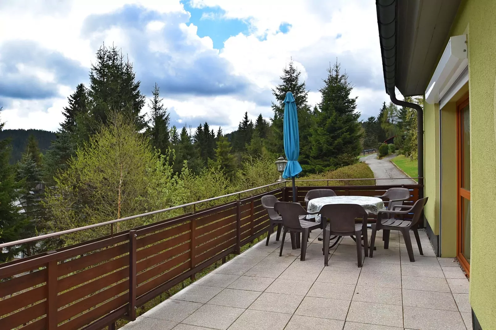 Am Mühlberg-Terrace balcony